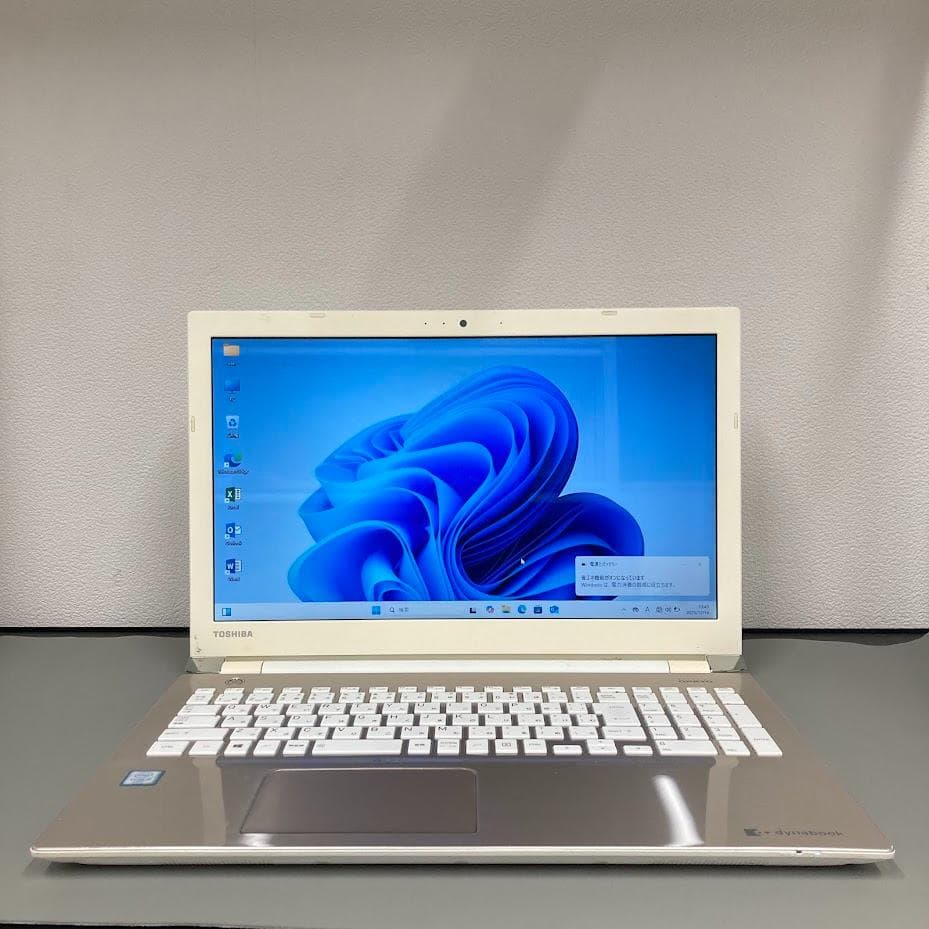 TOSHIBA Windows 11 ノートPC ホワイト