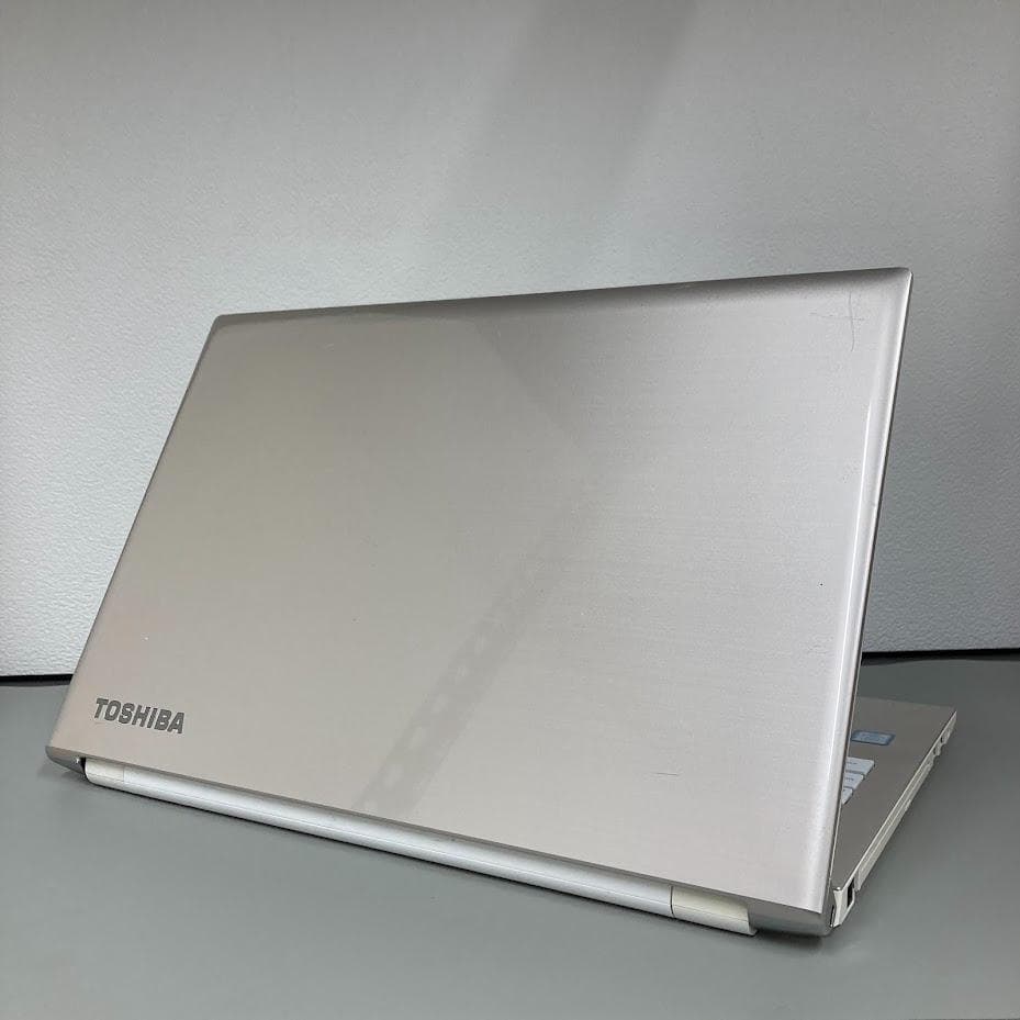 TOSHIBA Windows 11 ノートPC ホワイト