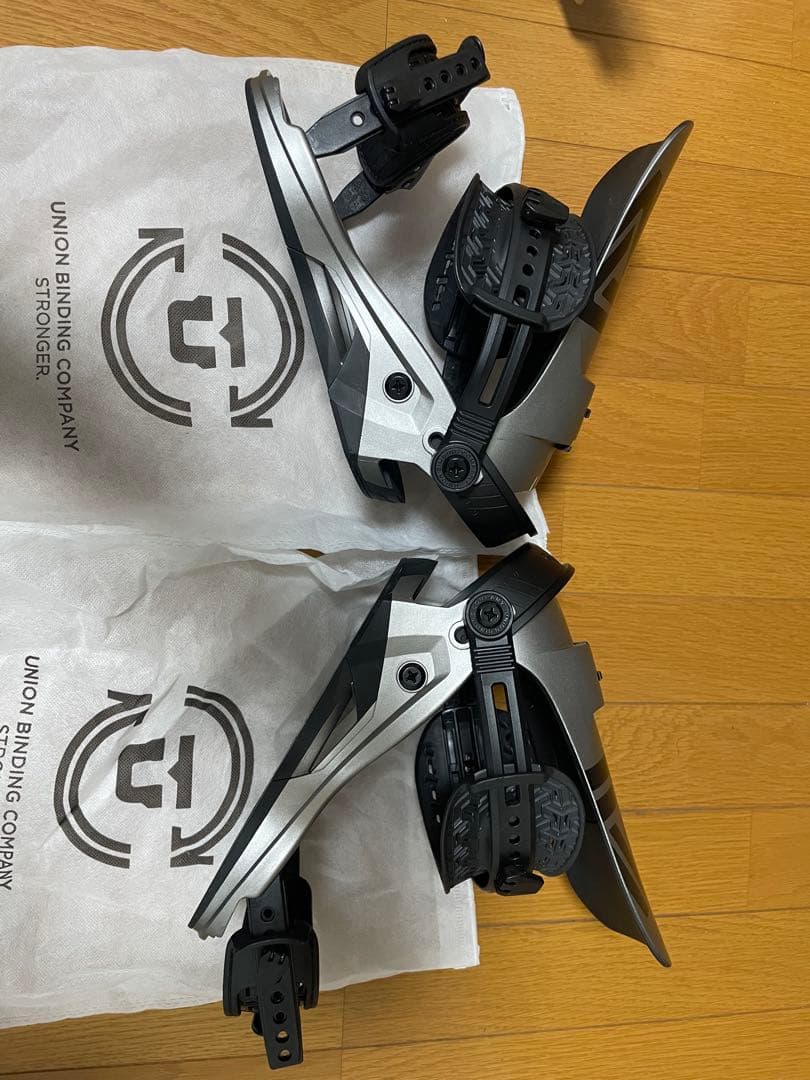 UNION ATLAS メタリックシルバー　Sサイズ　23-24