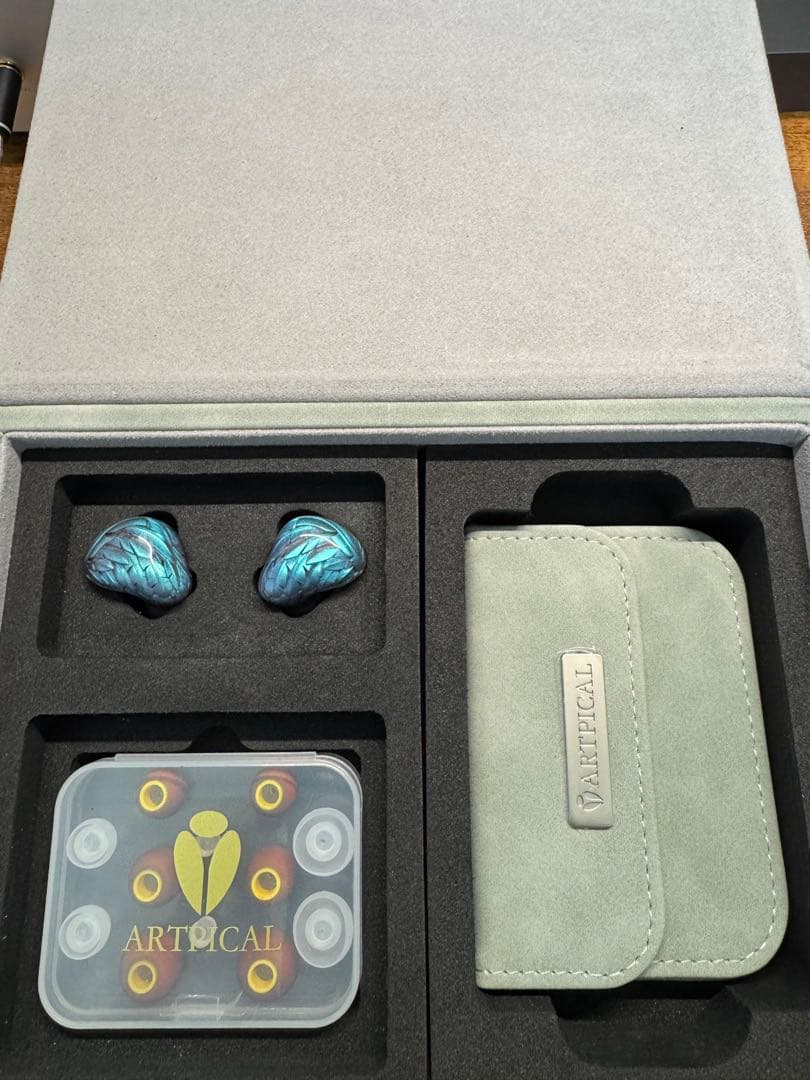 【ほぼ新品】ARTPICAL MICHAEL