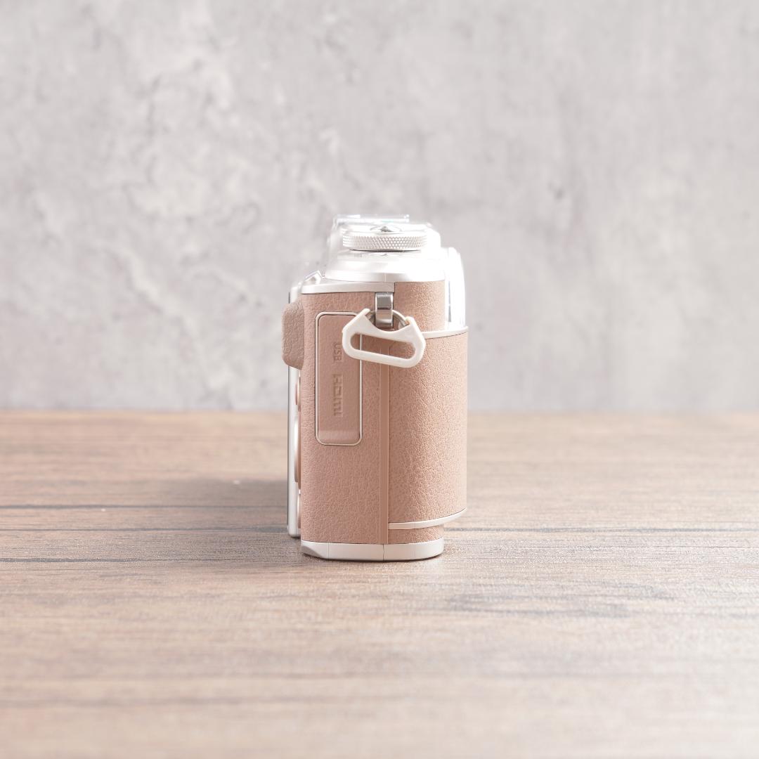 ショット数974回で美品✨自撮り✨OLYMPUS PEN E-PL9　978-1