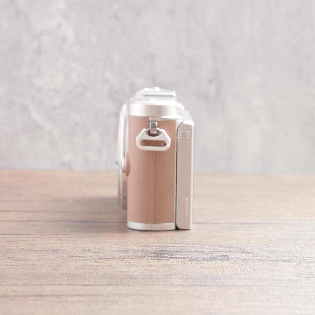 ショット数974回で美品✨自撮り✨OLYMPUS PEN E-PL9　978-1