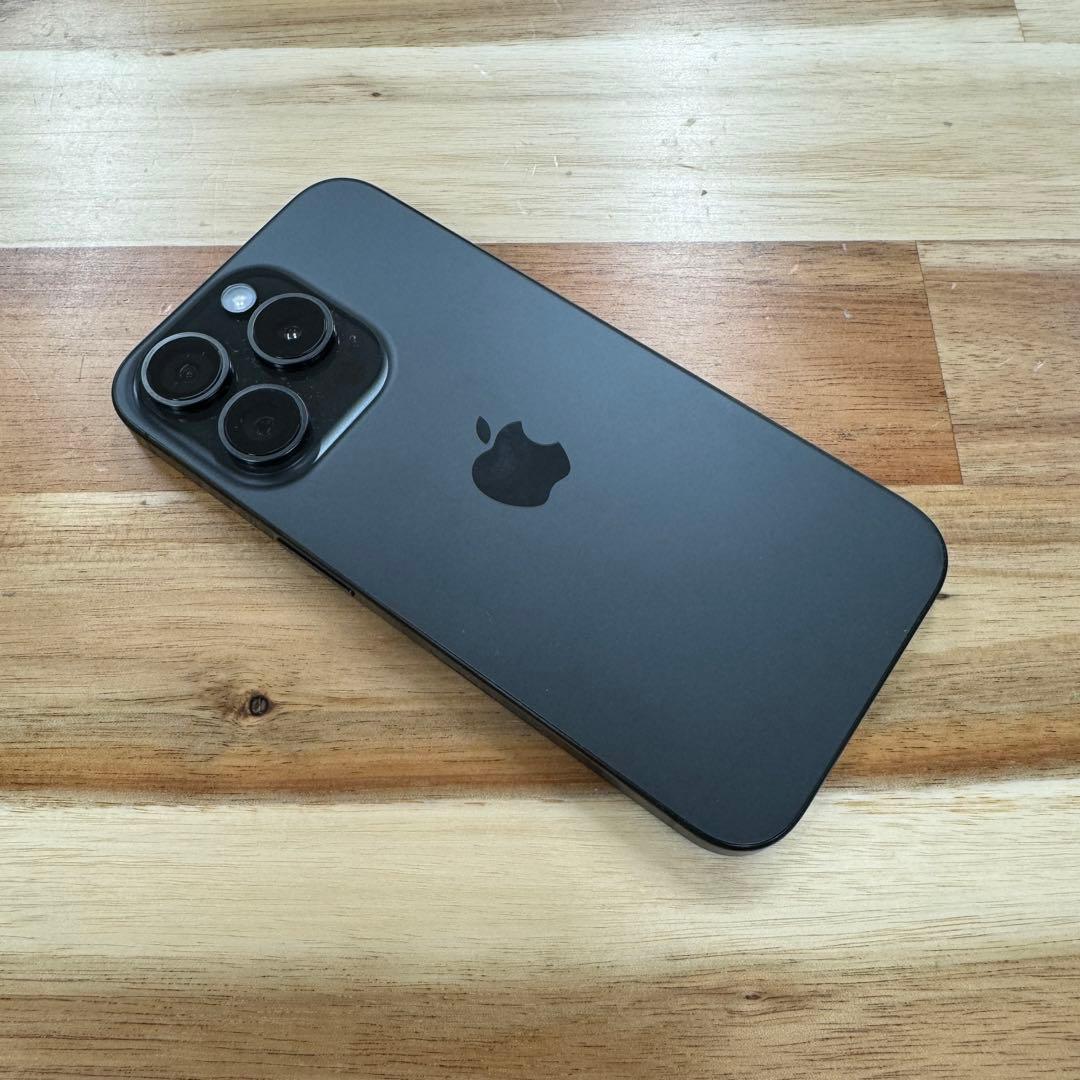 超美品　iPhone 15 Pro 256gb SIMフリー版　バッテリー90％
