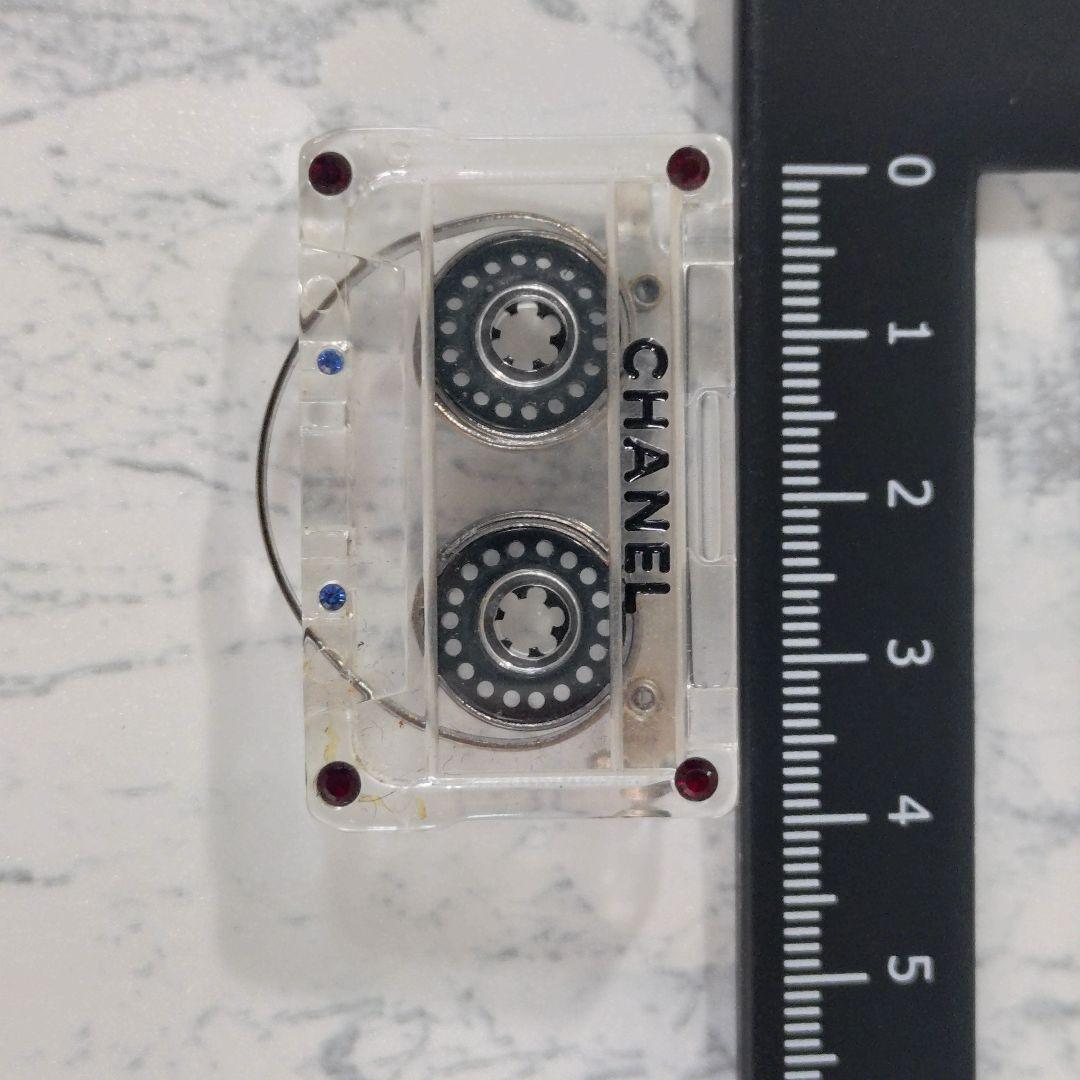 訳あり　CHANEL　ブローチ　カセットテープ