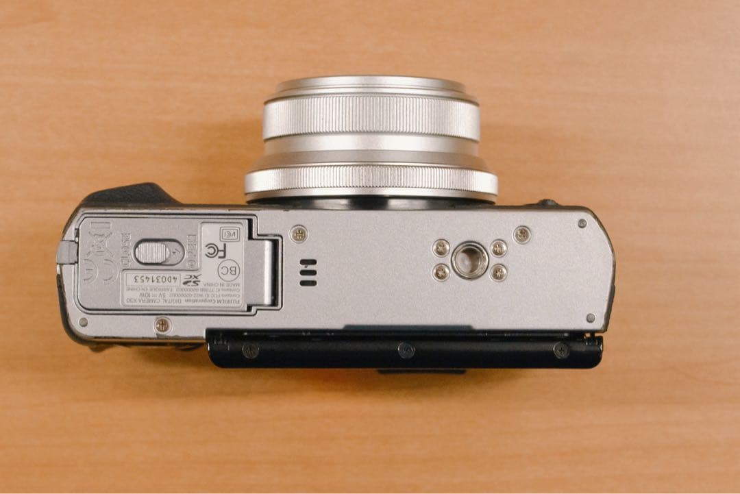 【難あり】Fujifilm X30 コンパクトデジタルカメラ