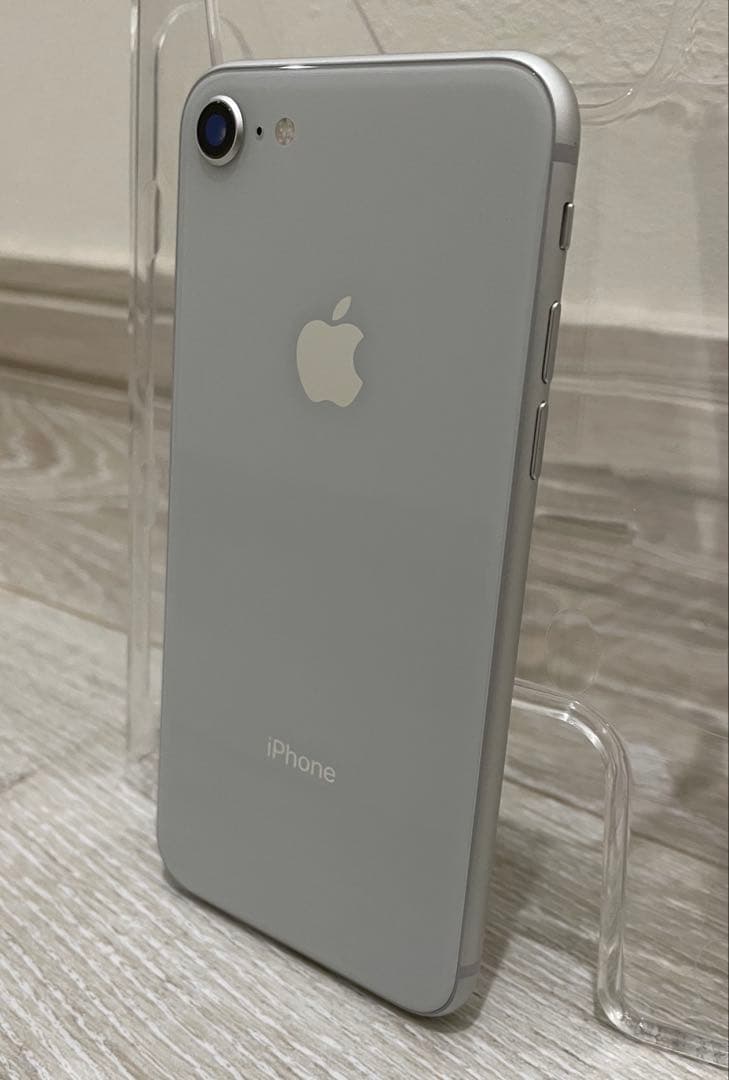 iPhone8 シルバー 64GB +純正ケース+ガラスフィルム