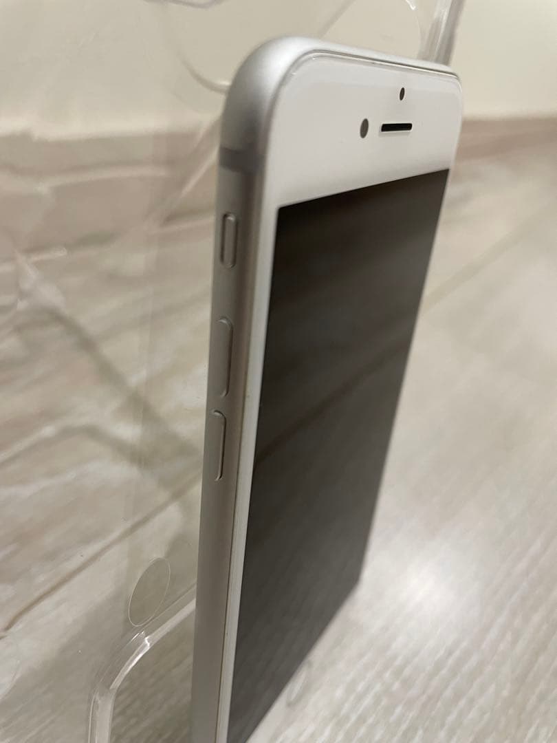 iPhone8 シルバー 64GB +純正ケース+ガラスフィルム