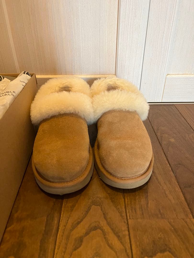 UGG ニタNita スリッポン