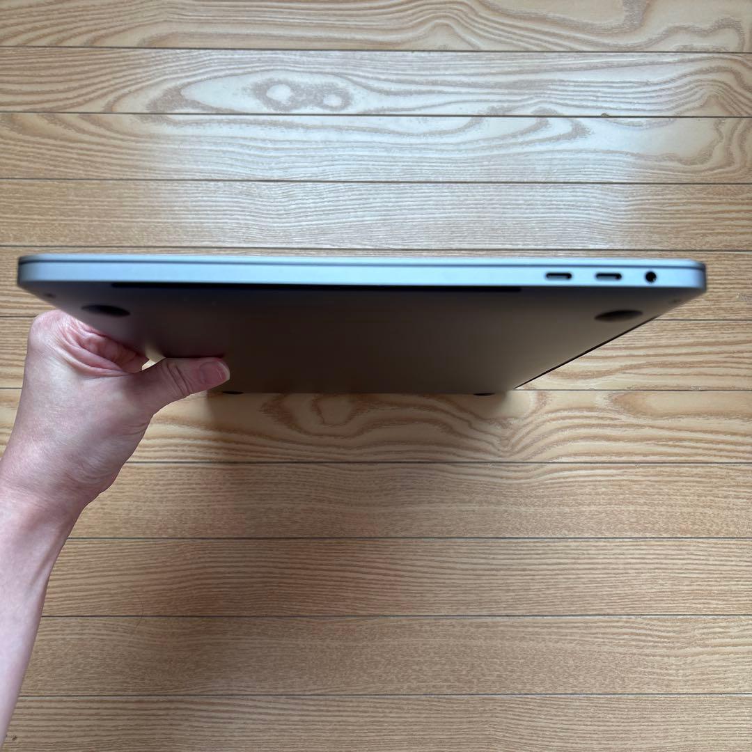 MacBook Pro 13インチ2020 i7/16GB/SSD 512GB