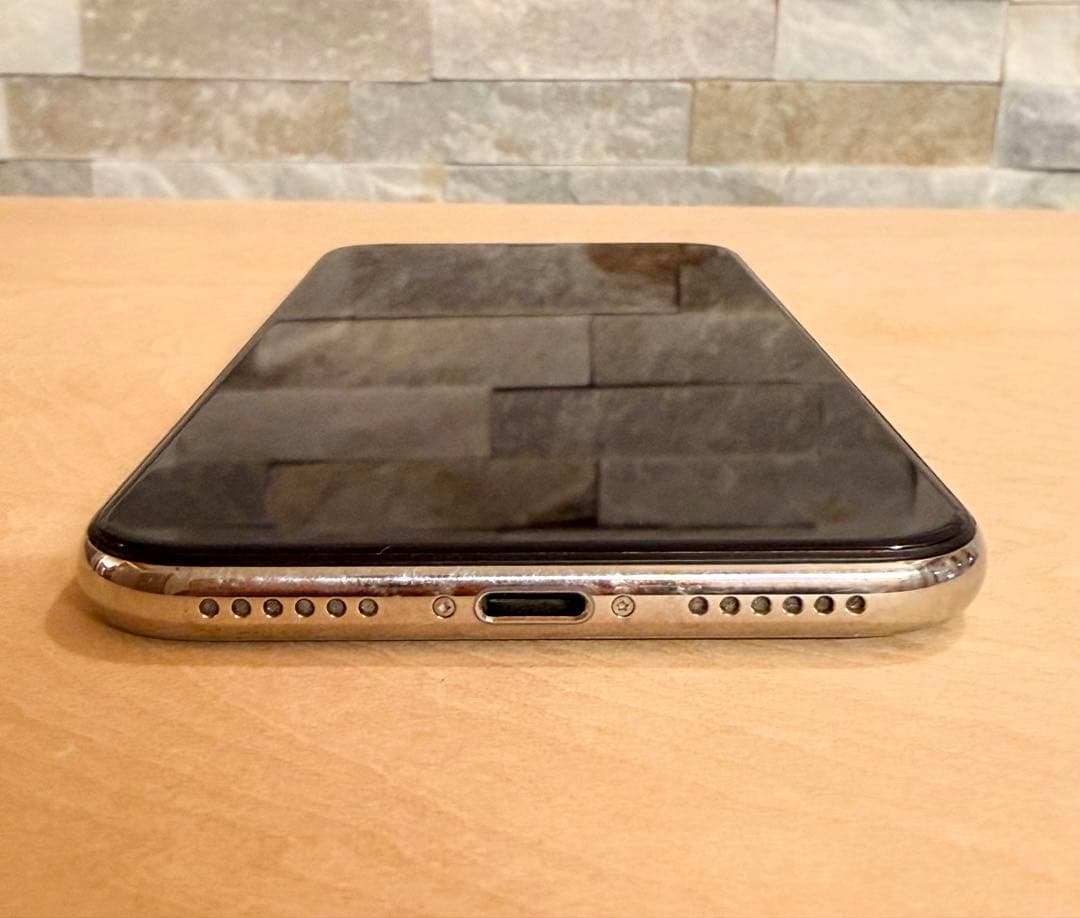 iPhone X 64GB ホワイト SIMフリー 美品　バッテリー69%