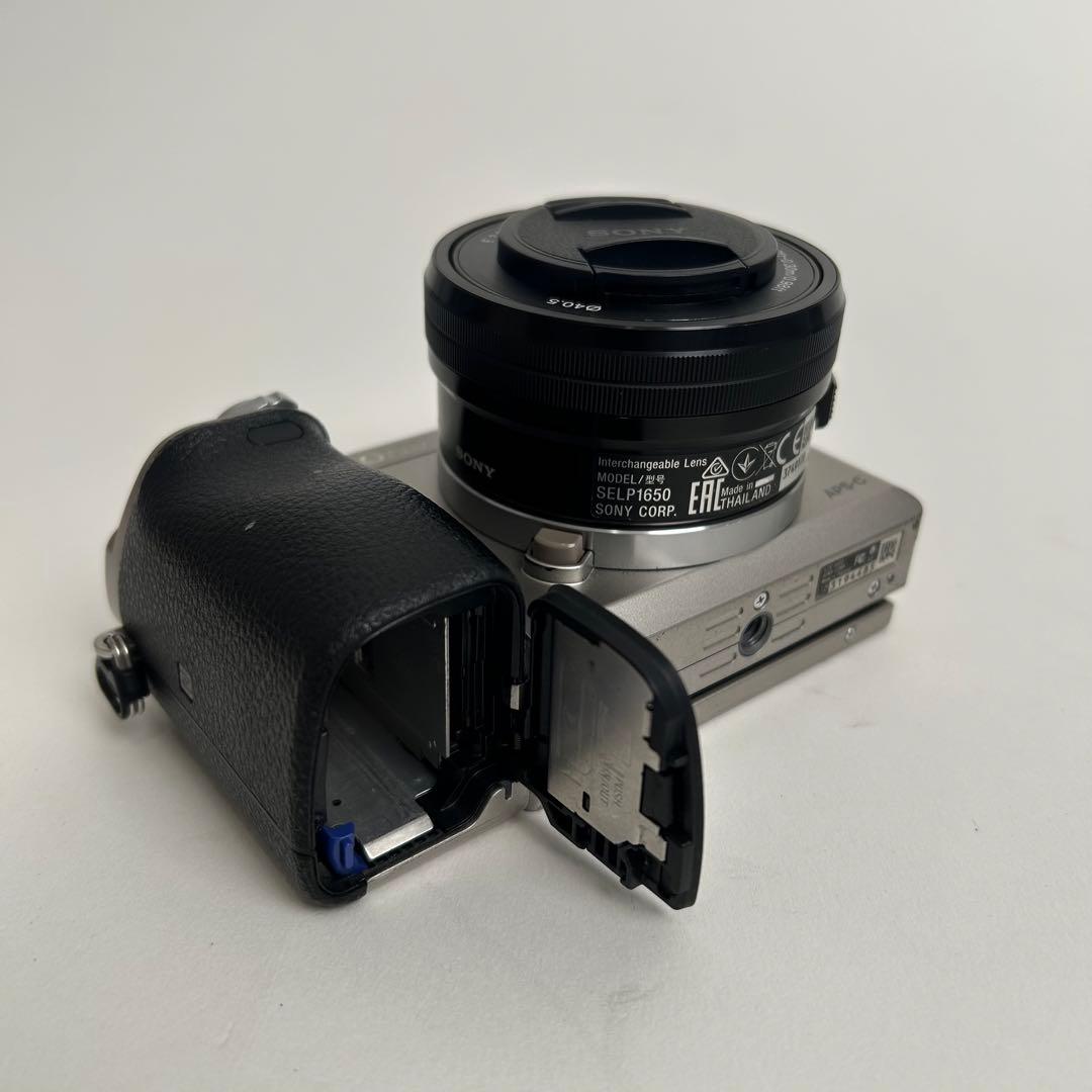 ［値下中］SONY α6000 ILCE-6000Y ダブルズームレンズキット