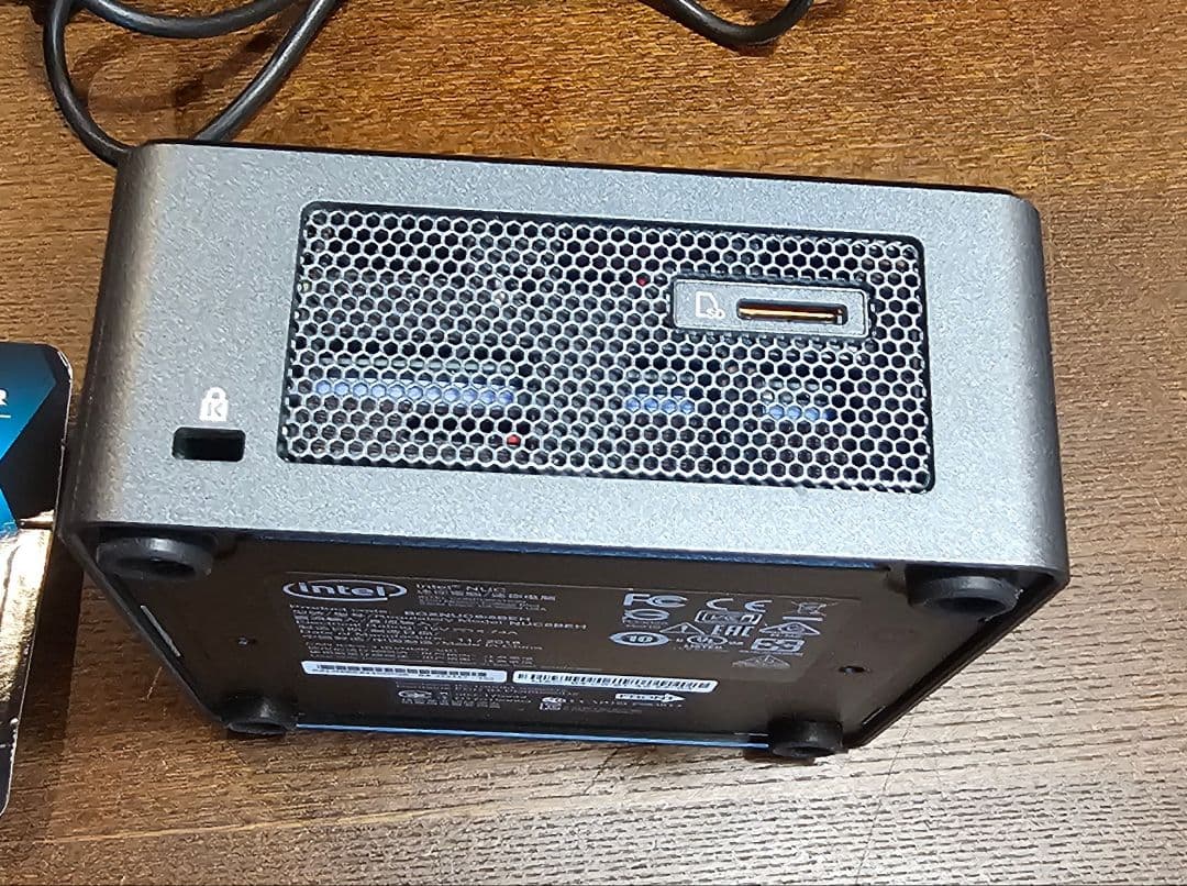 Intel NUC NUC8I5B(ROONサーバー仕様)。即ROONができる！
