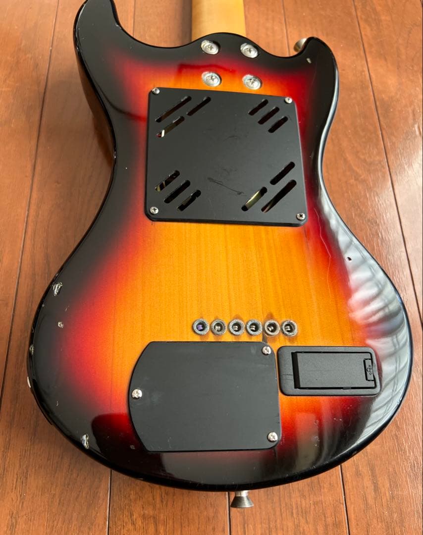 マリンライダー整備済コーラス付アンプ内蔵エレキギターミディアムスケール黒澤楽器