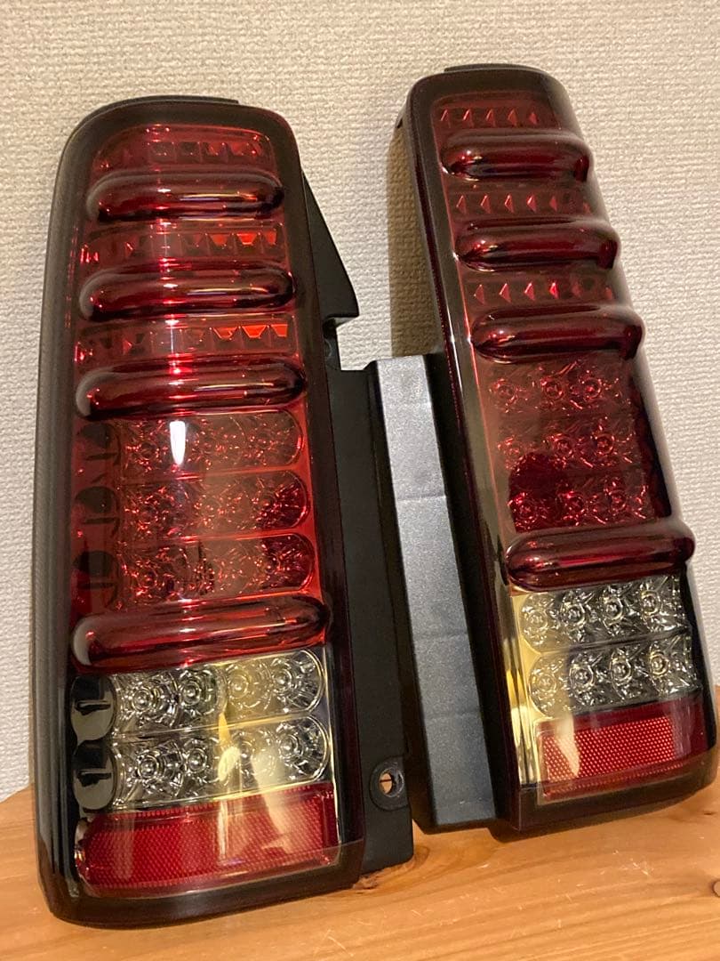 ジムニー　JB23W LEDテールランプ 赤スモーク　 中古品 元箱付き