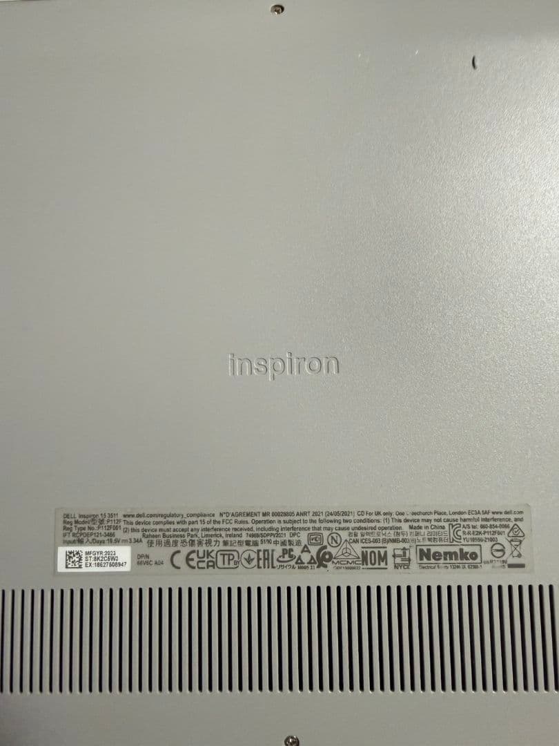ぽ*ぽ様 【ジャンク】DELL Inspiron 15 3511 ヒンジ破損