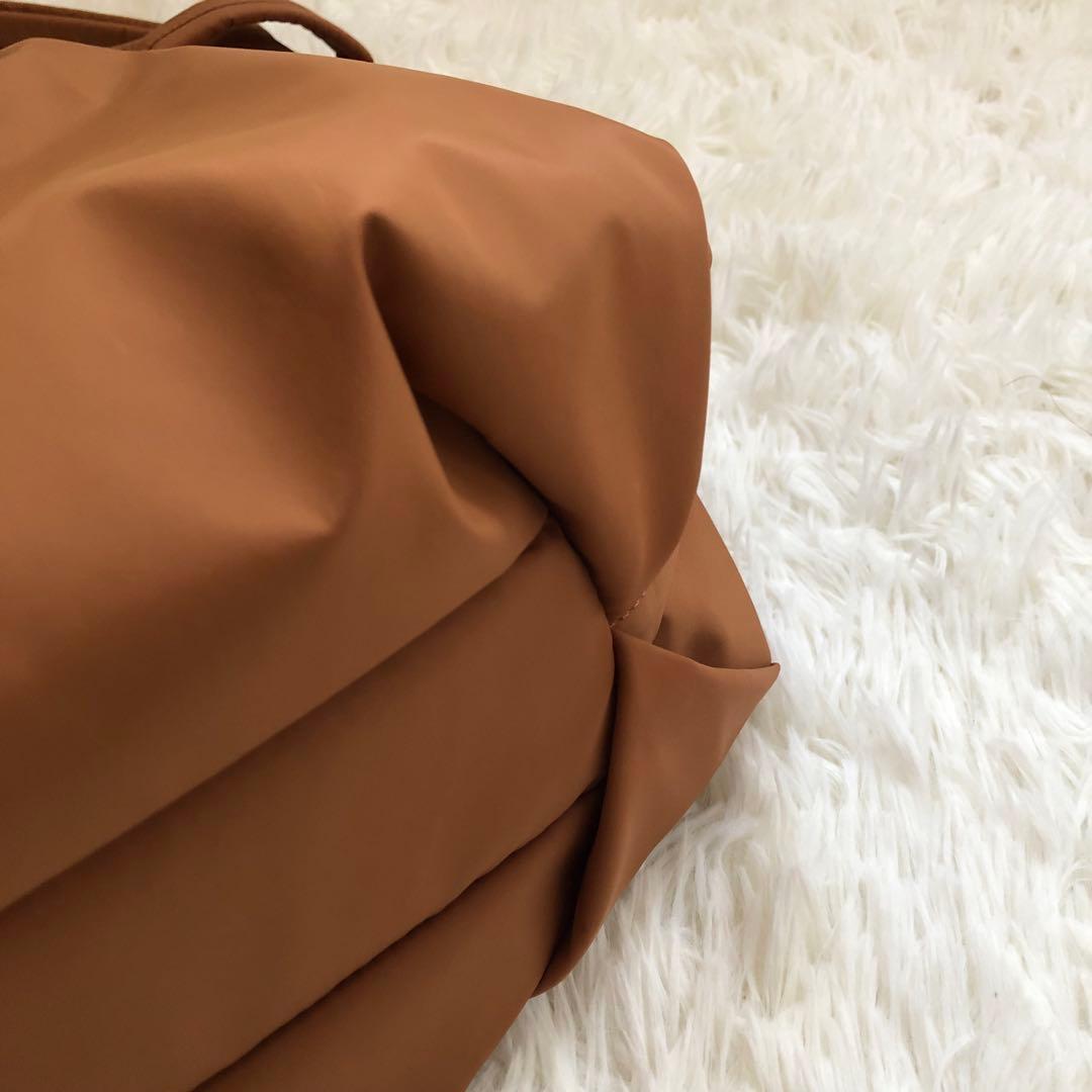 新品未使用✨イザック Y'SACCS トラベルショルダーリュック　キャメル