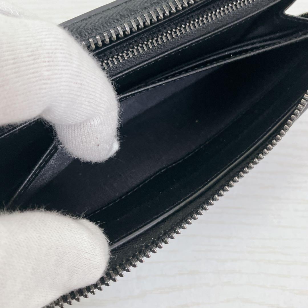 【美品】ジミーチュウ　オールブラック　スタッズ　ラウンドジップウォレット