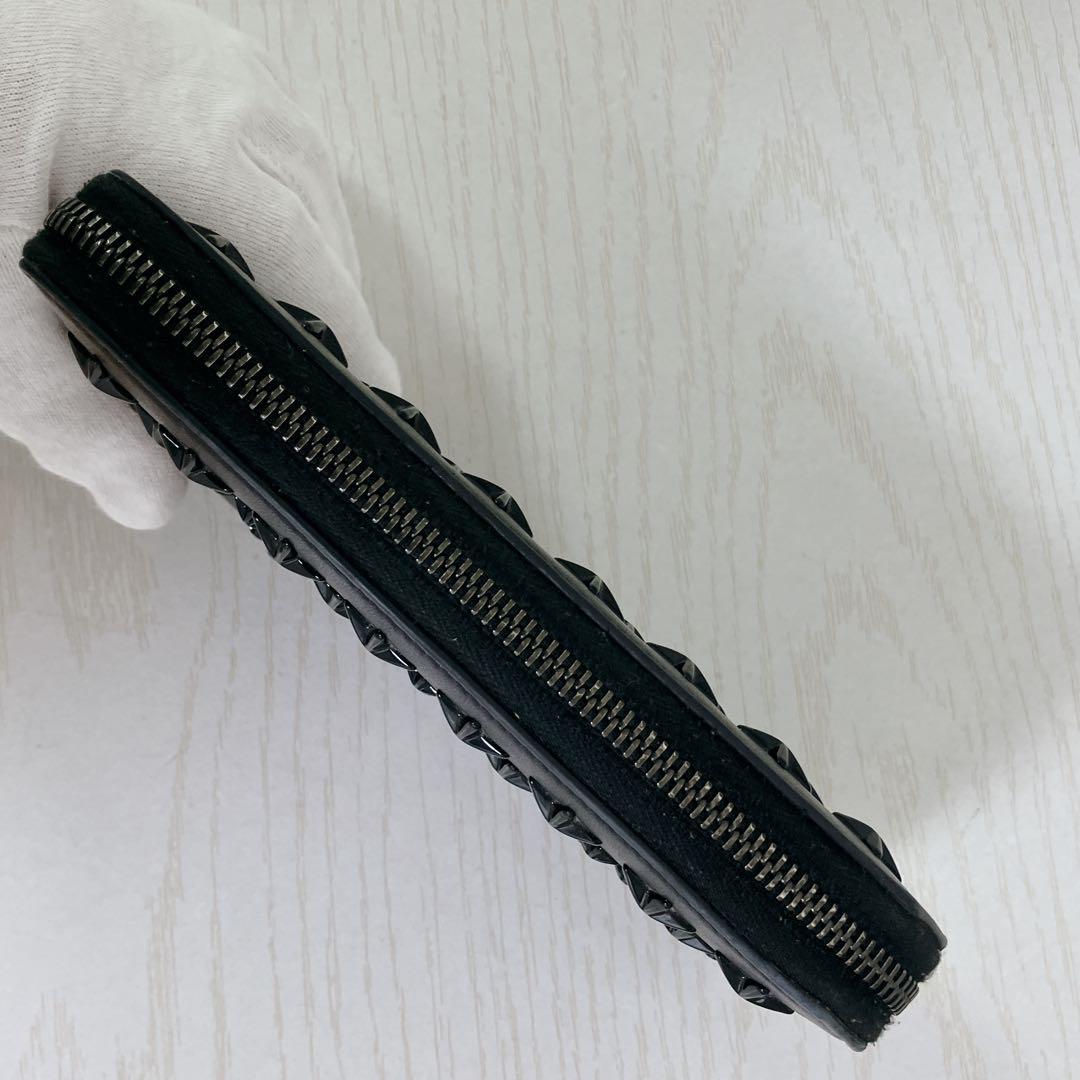 【美品】ジミーチュウ　オールブラック　スタッズ　ラウンドジップウォレット