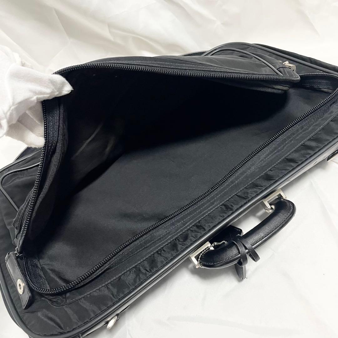 プラダ 三角プレート 金具 ボストンバッグ トラベルバッグ 黒 大容量 多機能