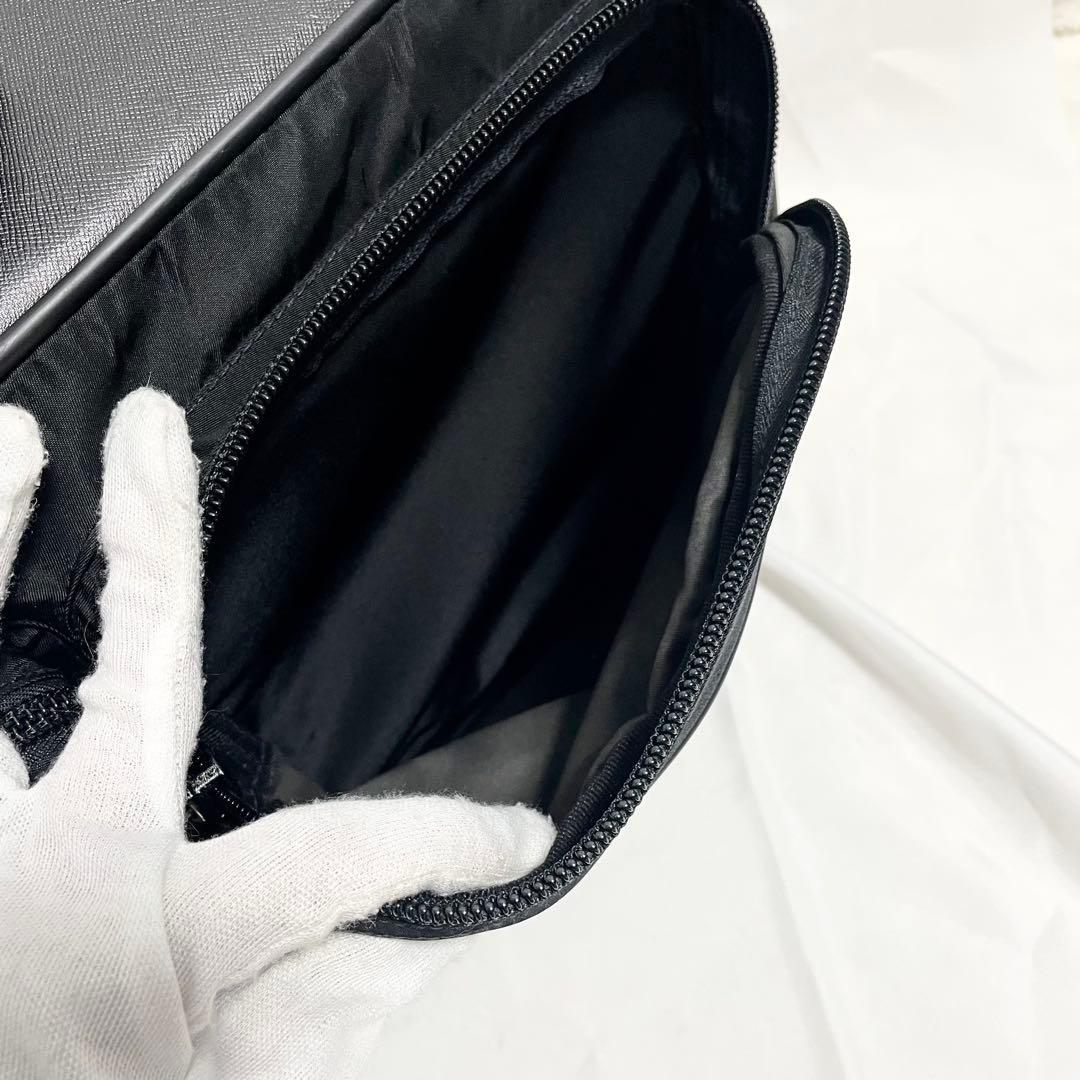 プラダ 三角プレート 金具 ボストンバッグ トラベルバッグ 黒 大容量 多機能