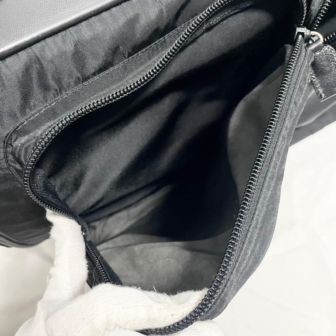 プラダ 三角プレート 金具 ボストンバッグ トラベルバッグ 黒 大容量 多機能