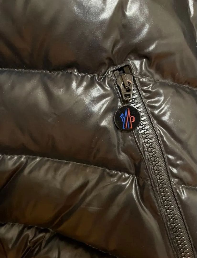 MONCLER モンクレール ダウンジャケット ブラック 光沢