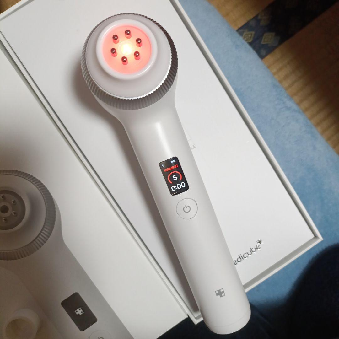 AGE-R ULTRA TUNE 40.68 メディキューブ美顔器