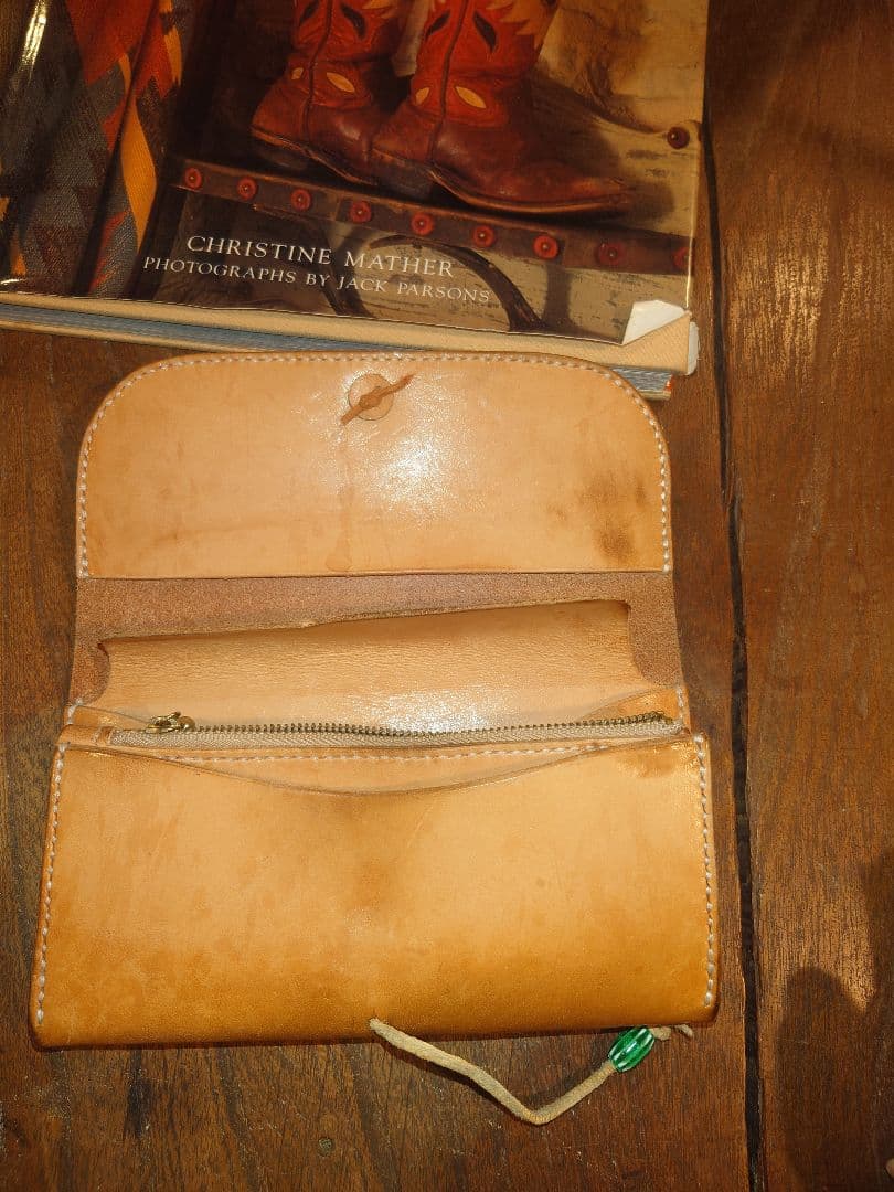 サドルレザー長財布　TADY＆KINGのコンチョ付き