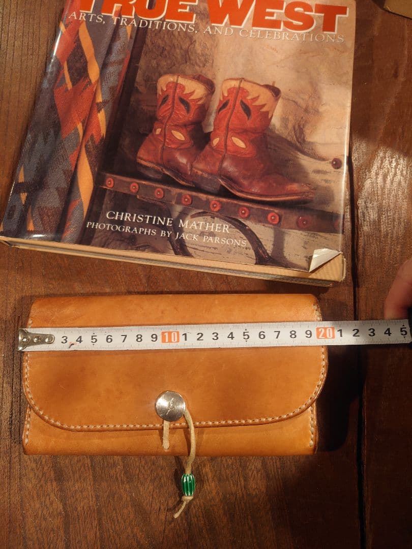 サドルレザー長財布　TADY＆KINGのコンチョ付き