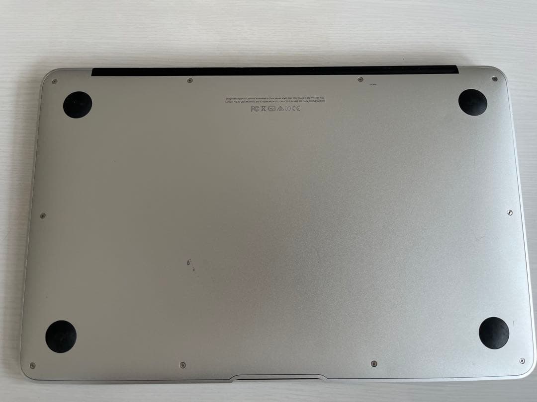 B*z様 Apple MacBook Air 7,1 2015年モデル11インチ