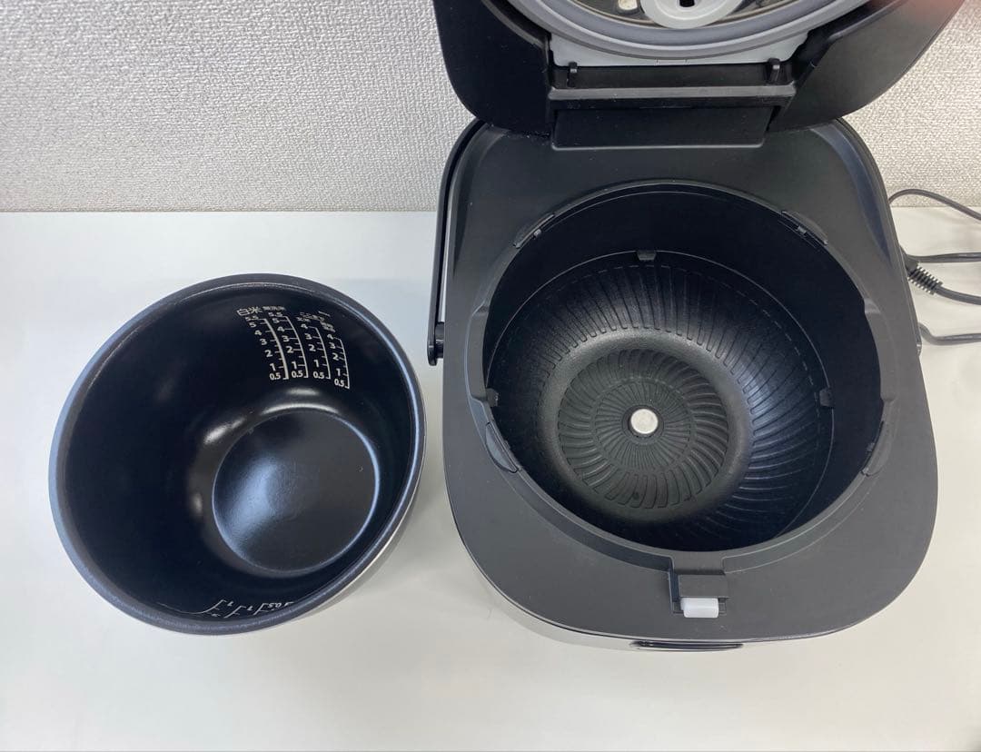 TOSHIBA 東芝 IHジャー炊飯器 RC-10BHW 本体 2025年製