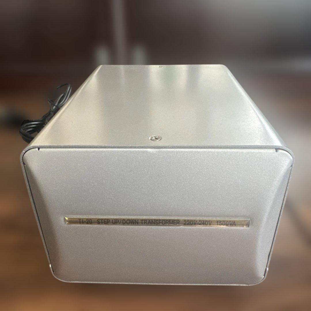 カシムラ TI-20 ステップアップ ダウントランス 変圧器 1500VA