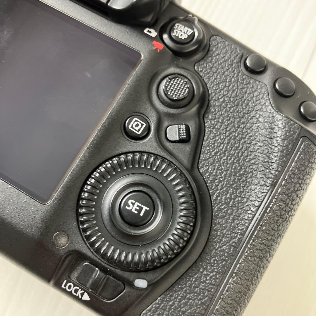 じ*た様 Canon EOS 5D Mark IV