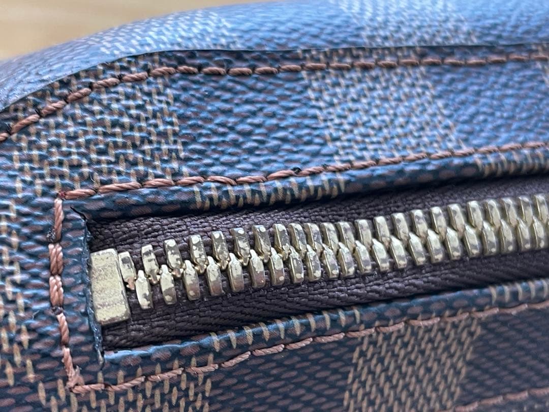 LOUIS VUITTON ダミエパターン ボディバッグ ブラウン