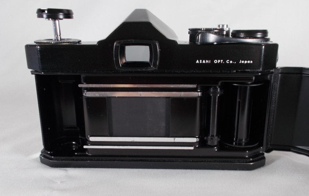 フィルムカメラ 整備済 完動品　Pentax SP　+ f/1.4　P228