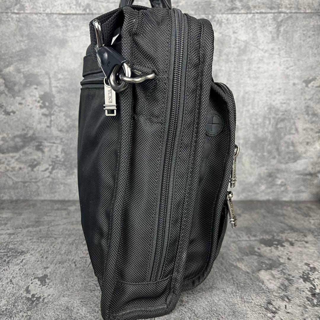 TUMI 2way ビジネスバッグ PC収納可 多ポケット 黒