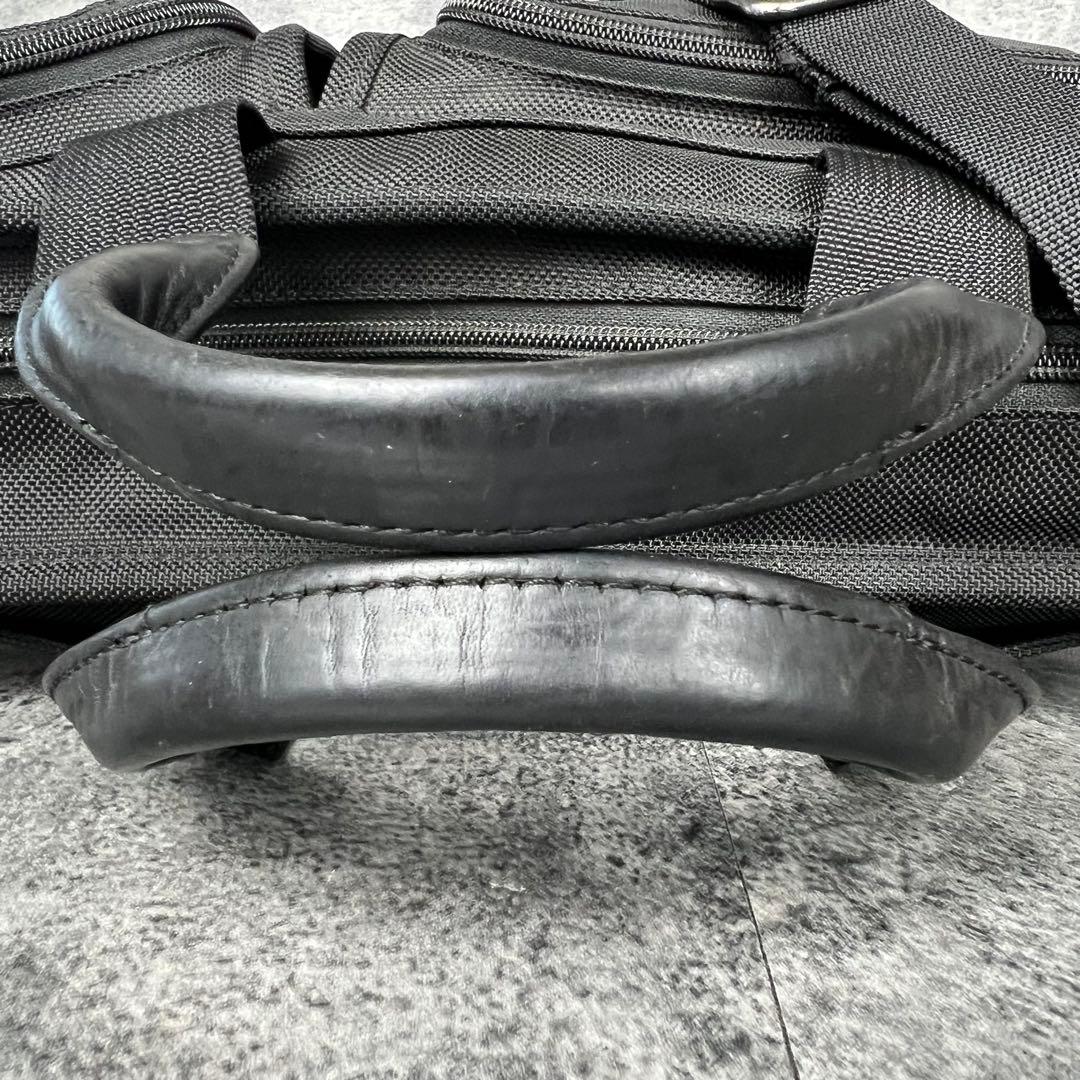 TUMI 2way ビジネスバッグ PC収納可 多ポケット 黒