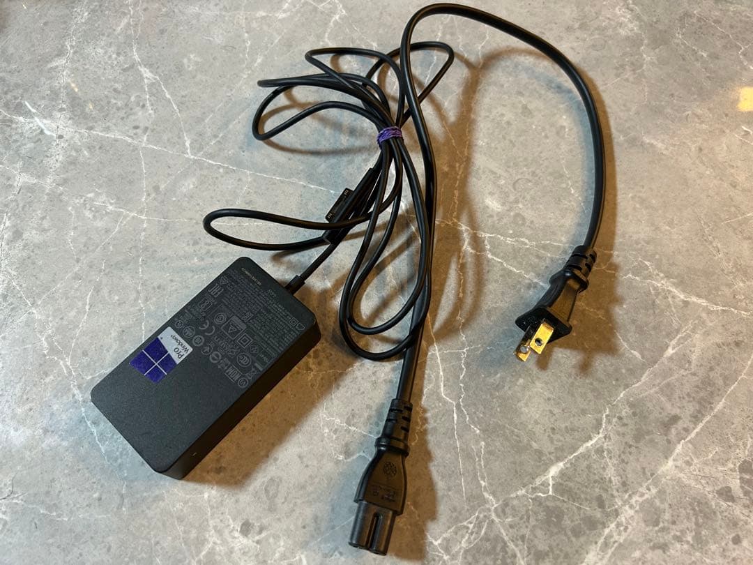 Surface Pro 12.3型 i5 256GB 8GB タイプカバー付き