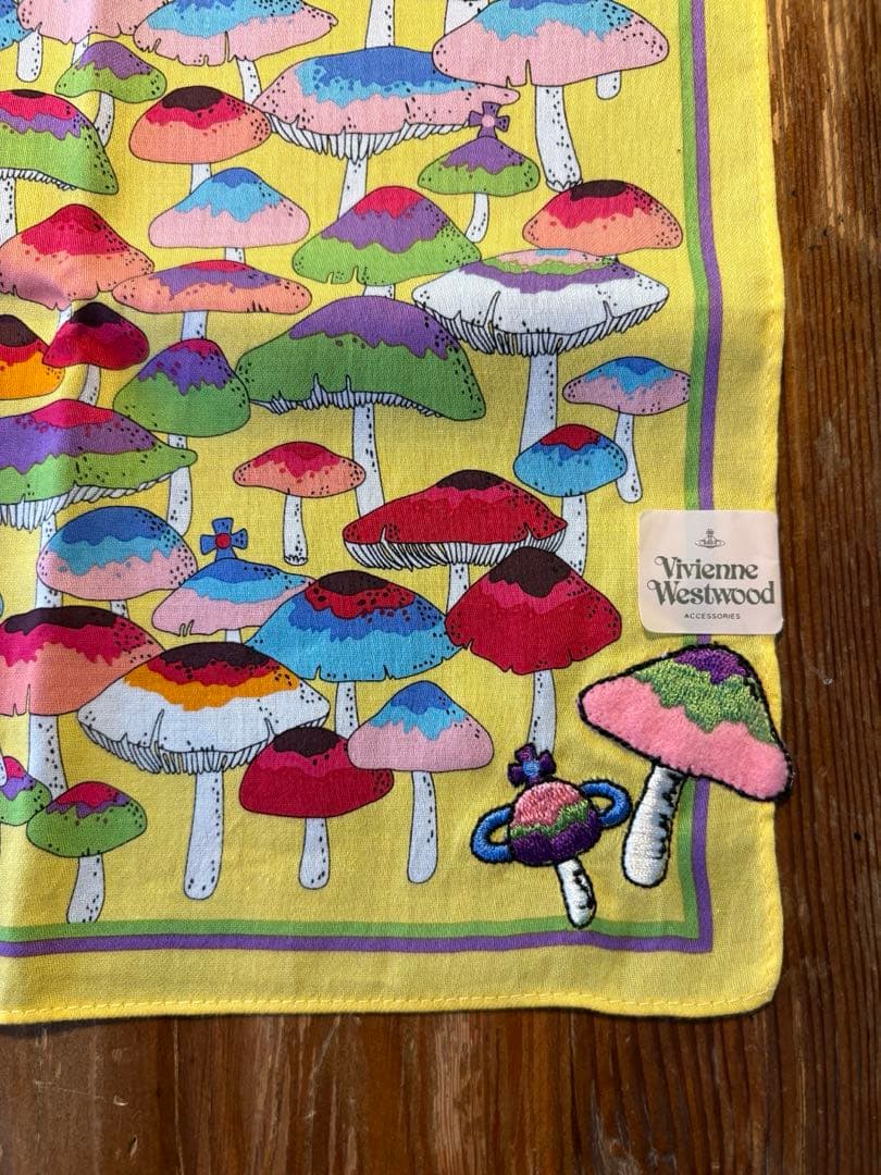 ヴィヴィアン ウエストウッド ハンカチ　マッシュルーム　きのこ