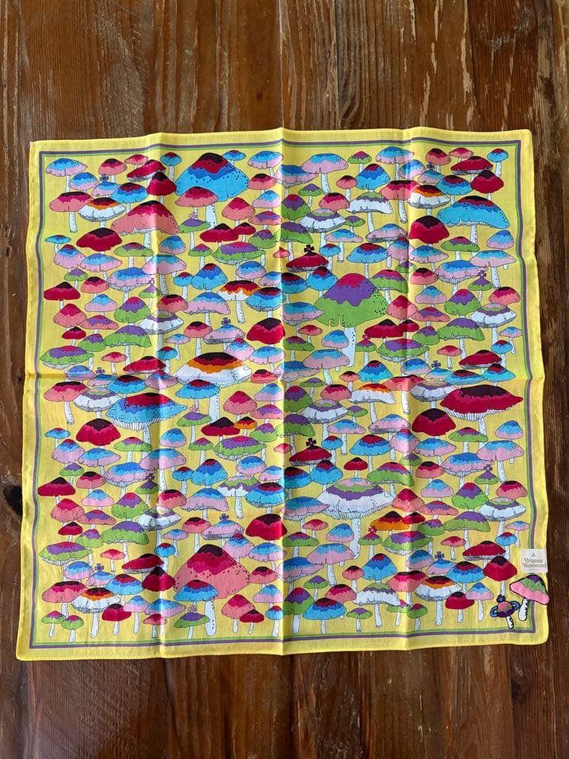 ヴィヴィアン ウエストウッド ハンカチ　マッシュルーム　きのこ