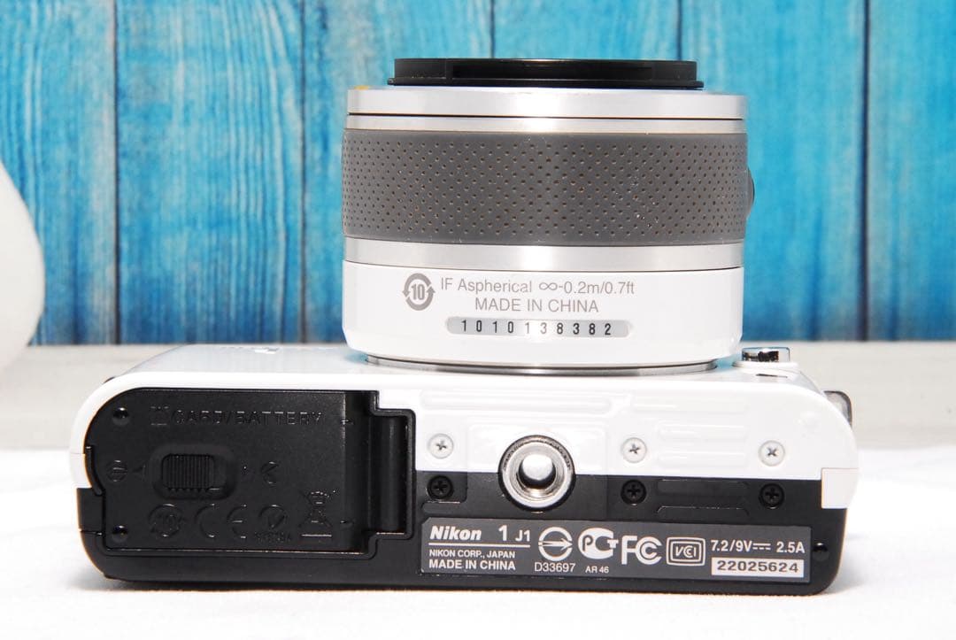 ミラーレス ニコン1 J1 ホワイト 10-30mmレンズ付き Nikon