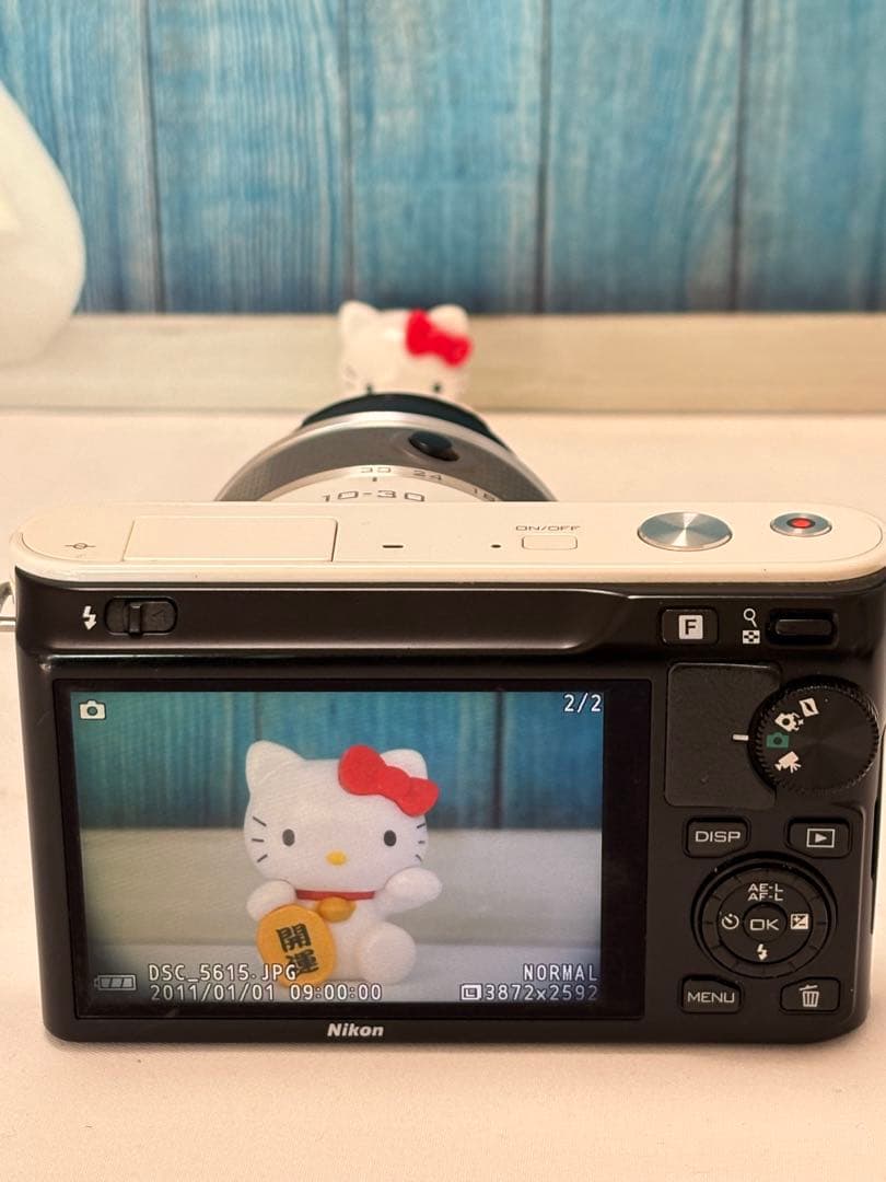 ミラーレス ニコン1 J1 ホワイト 10-30mmレンズ付き Nikon