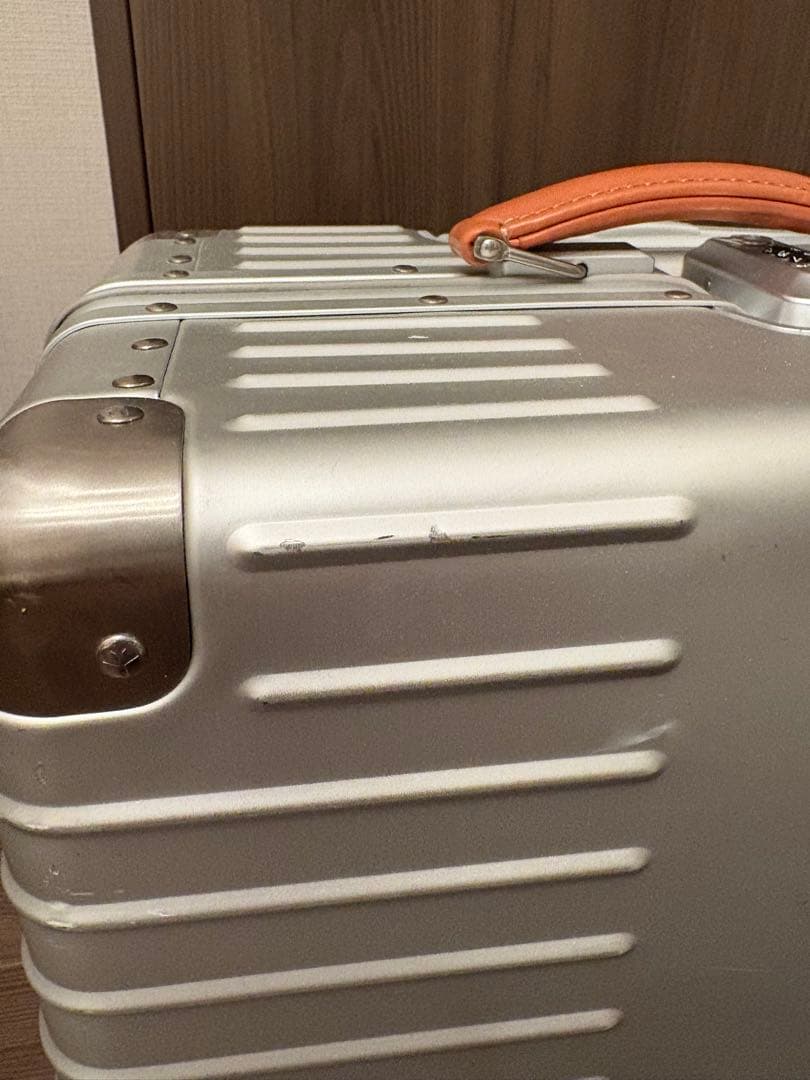 innovatorイノベーター アルミスーツケース スターリングシルバー 42L