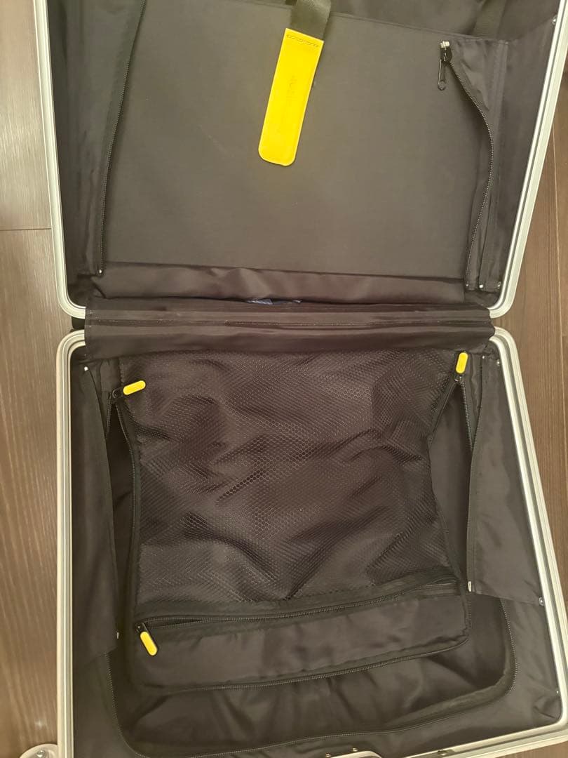 innovatorイノベーター アルミスーツケース スターリングシルバー 42L