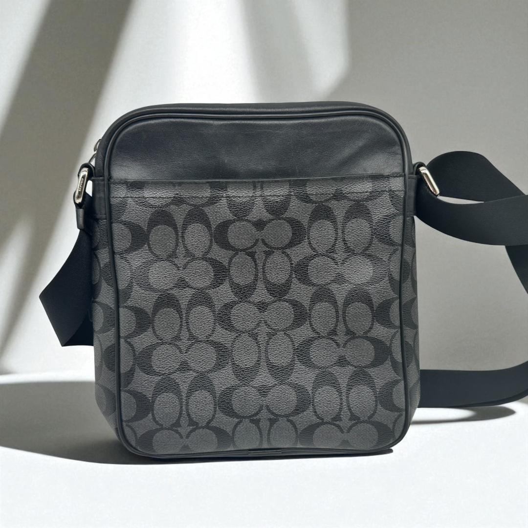 【美品】COACH コーチ シグネチャー フライトバッグ クロスボディ 斜め掛け