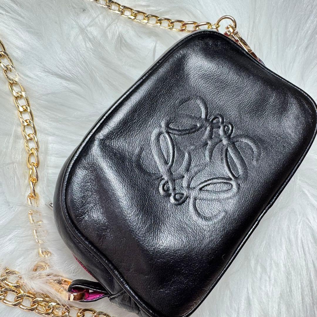 ロエベ loewe アナグラム　ロゴ　ポーチ　チェーン　ショルダー　レザー　黒