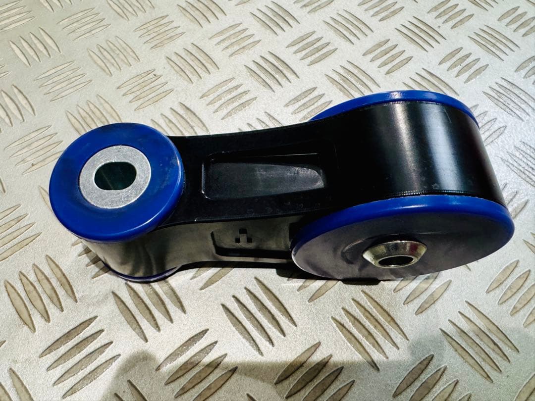 AIRTEC エアテック エンジンアッパーマウント メガーヌ4RS