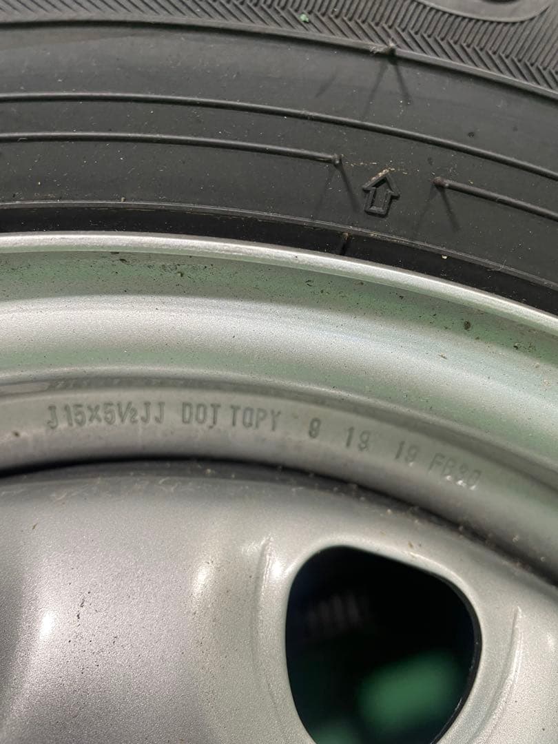 185/60R15 スタッドレスタイヤダンロップ 2024年製タイヤほぼ未使用