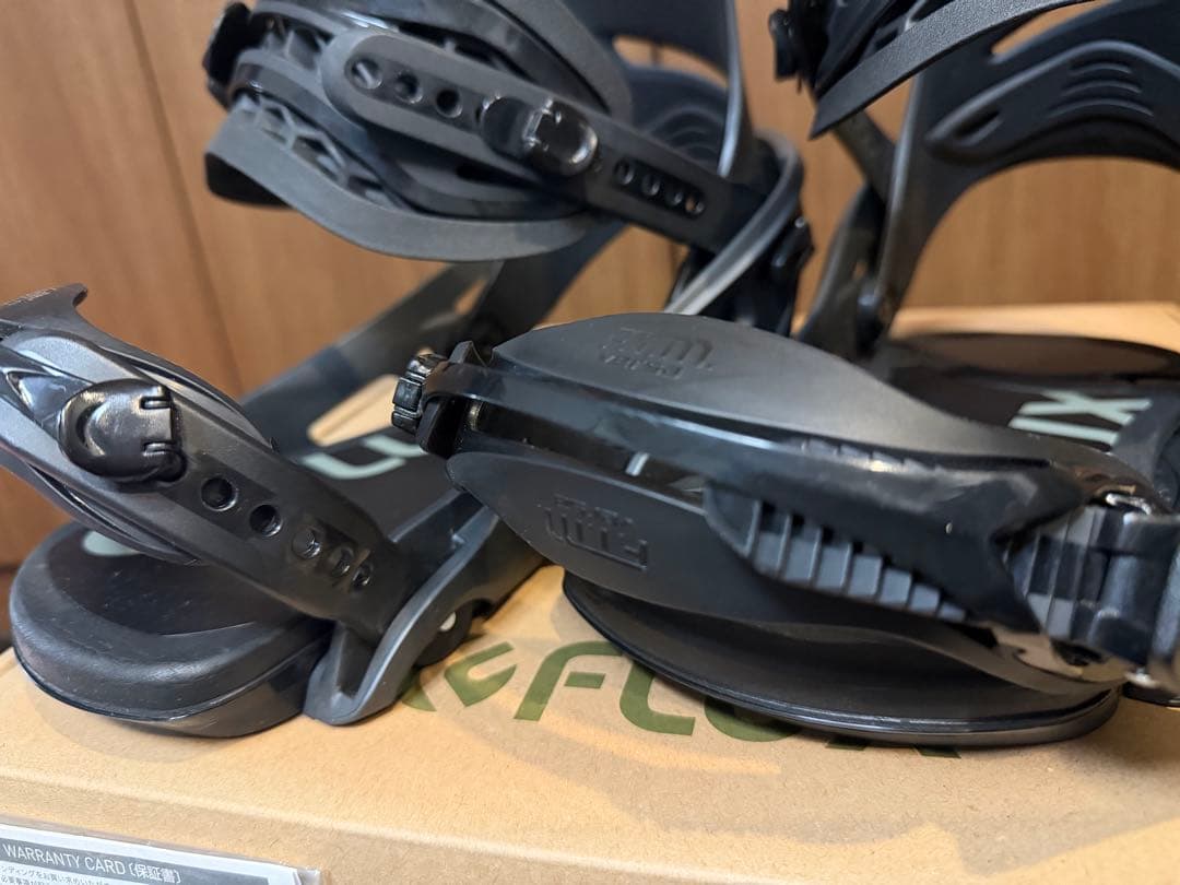 FLUX DS ビンディング M メタリックブラック