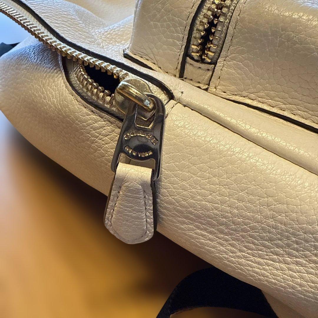 お値下げご相談ください　COACH ホワイト　レザー　リュック　バックパック